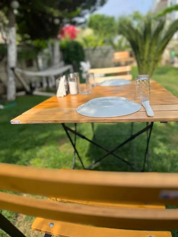 Luna Alaçatı Bed & Breakfast